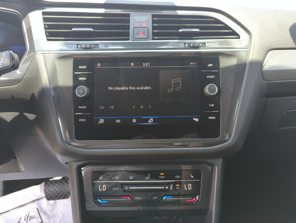 Used 2022 Volkswagen Tiguan SE FWD image 35