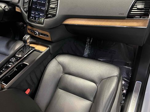 Used 2021 Volvo XC90 T5 Momentum w/ Advanced Package image 39