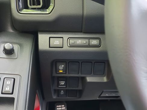 Used 2025 Nissan Frontier Pro-X RWD image 24