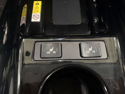 Used 2020 Toyota Prius Prime XLE FWD image 29
