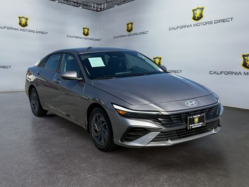 Used 2024 Hyundai Elantra Blue FWD image 7