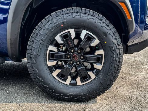 Used 2022 Nissan Frontier PRO-4X w/ Off-Road Protection Package AWD/4WD image 11