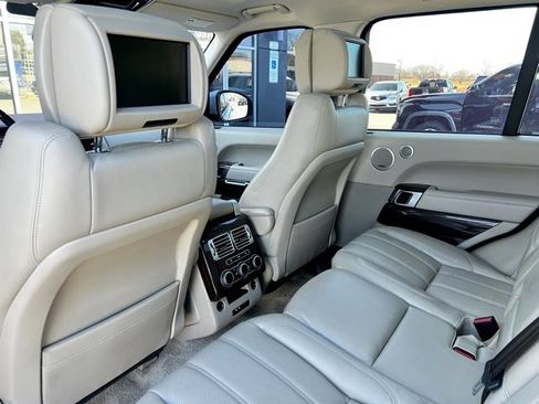 Used 2016 Land Rover Range Rover HSE image 16