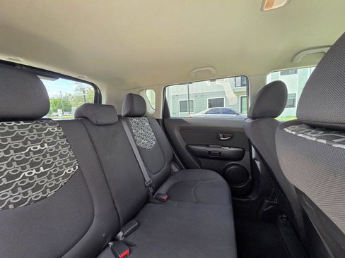 Used 2011 Kia Soul + w/ Audio Pkg FWD image 39