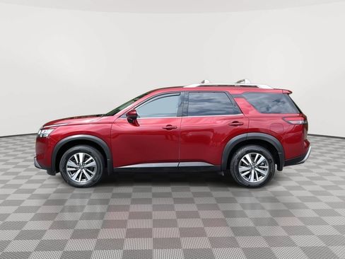 Used 2024 Nissan Pathfinder SL AWD/4WD image 8