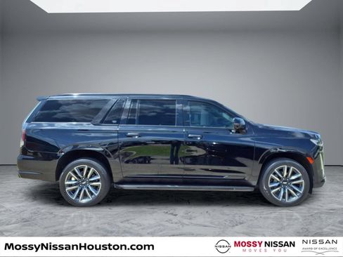 Used 2024 Cadillac Escalade ESV Sport RWD image 8