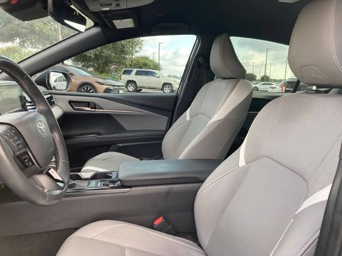Certified 2025 Toyota Camry SE w/ Convenience Package FWD image 9