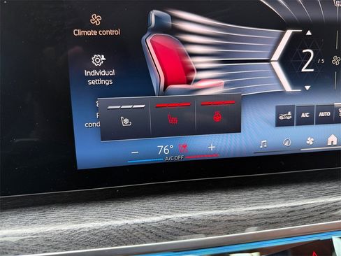 Certified 2025 BMW 750e xDrive w/ Executive Package image 24