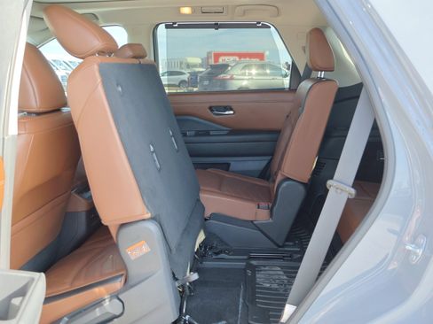 Used 2022 Nissan Pathfinder Platinum w/ Cargo Package image 35