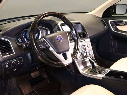 Used 2016 Volvo XC60 T6 Platinum w/ Climate Package image 10