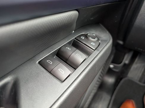 New 2026 Chevrolet Equinox EV LT image 15