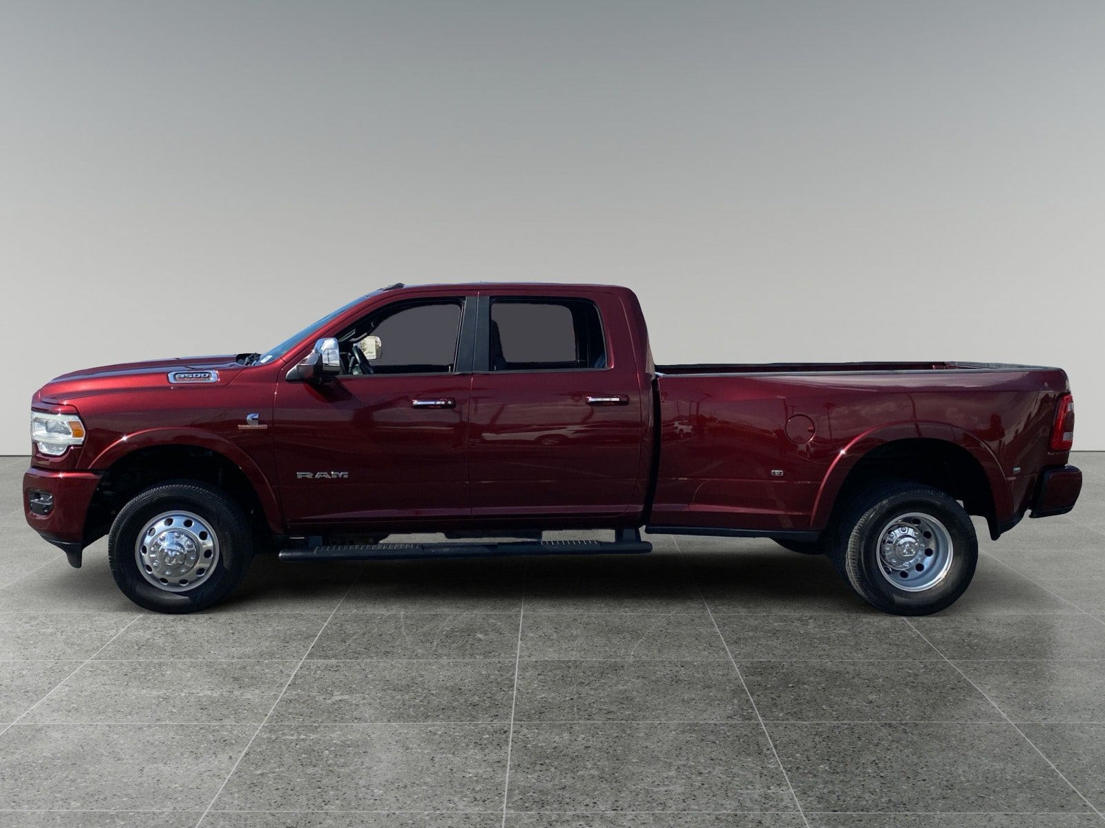 Used 2019 RAM 3500 Laramie AWD/4WD image 2