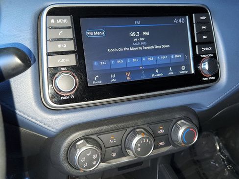 Used 2025 Nissan Versa SV w/ Trunk Package image 17