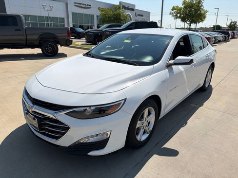 Used 2024 Chevrolet Malibu LT FWD image 9