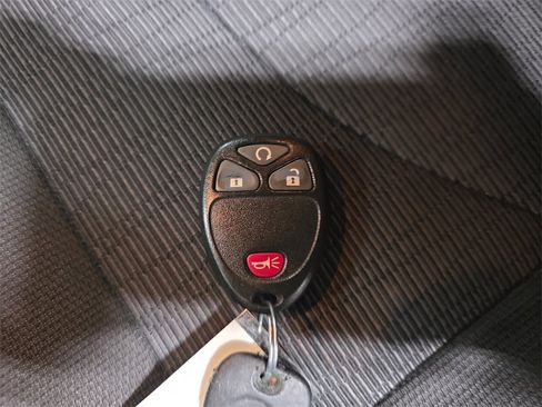 Used 2017 Chevrolet Traverse LT w/ Style and Technology Package image 37