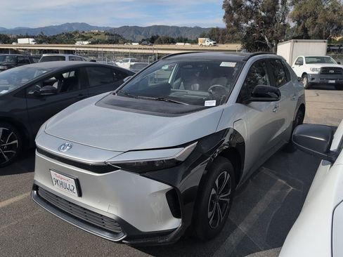 Used 2023 Toyota bZ4X XLE w/ Weather Package image 3