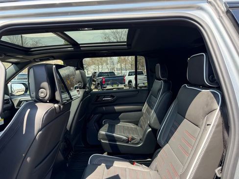 New 2025 GMC Yukon XL AT4 Ultimate image 10