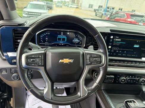 Used 2022 Chevrolet Silverado 1500 LTZ w/ LTZ Premium Package AWD/4WD image 24