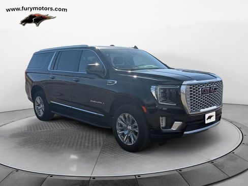Used 2023 GMC Yukon XL Denali image 1