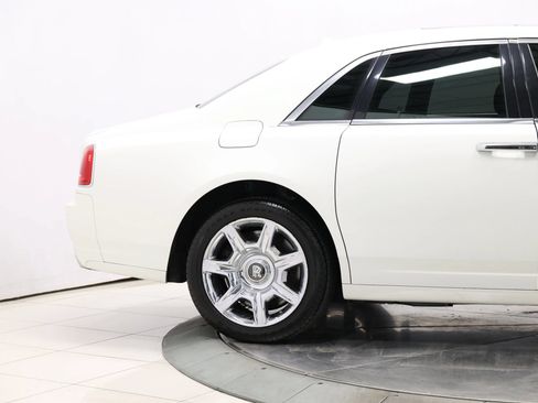 Used 2013 Rolls-Royce Ghost RWD image 90