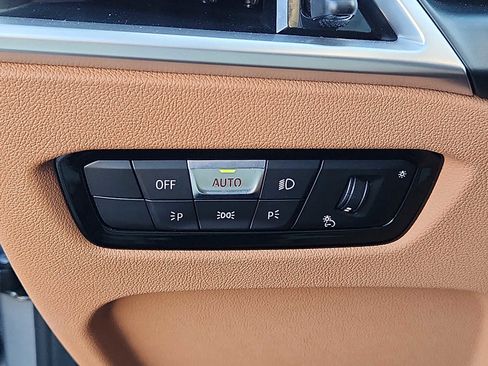 Used 2025 BMW 330i xDrive Sedan w/ Convenience Package image 22