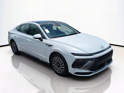 New 2026 Hyundai Sonata SEL FWD image 2