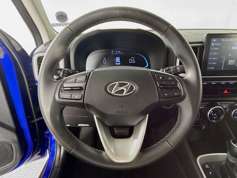 Used 2024 Hyundai Venue SEL FWD image 11