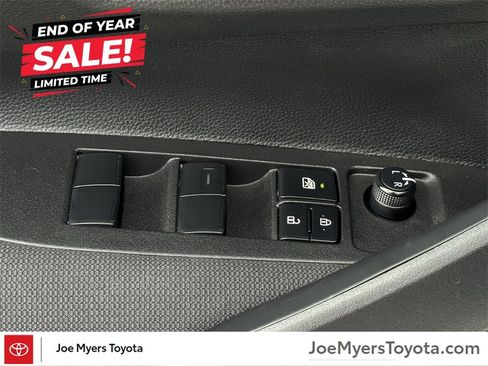 Used 2025 Toyota Corolla LE image 20