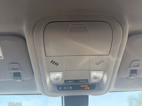 Used 2023 Chevrolet Equinox LT image 21