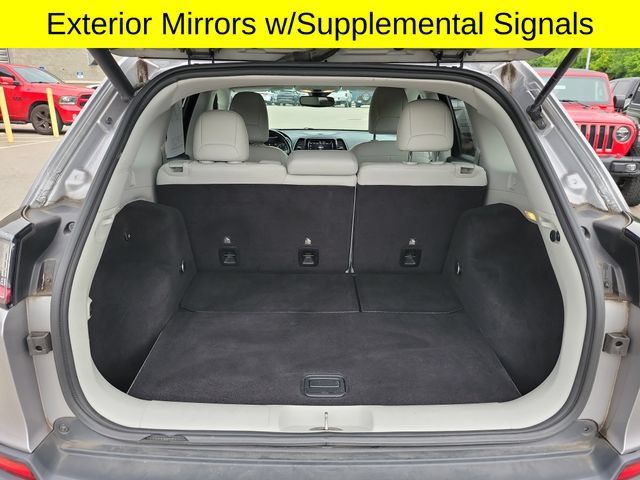 Used 2019 Jeep Cherokee Limited w/ Luxury Group AWD/4WD image 27