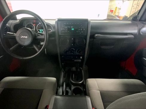 Used 2010 Jeep Wrangler Unlimited Sport image 7