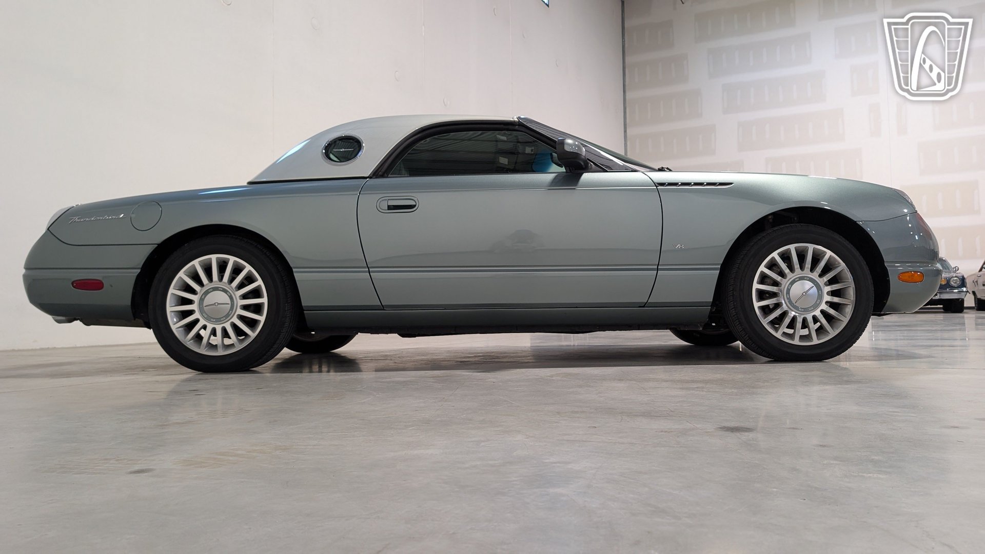 Used 2004 Ford Thunderbird Pacific Coast RWD image 19
