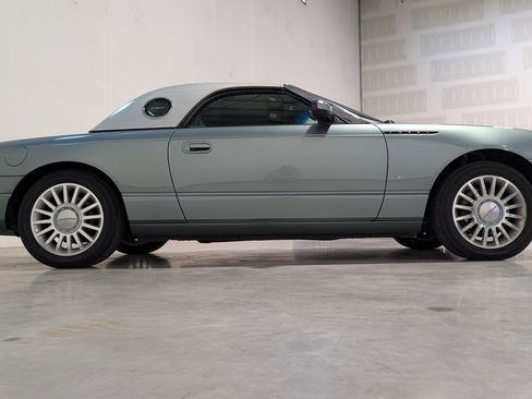 Used 2004 Ford Thunderbird Pacific Coast RWD image 19