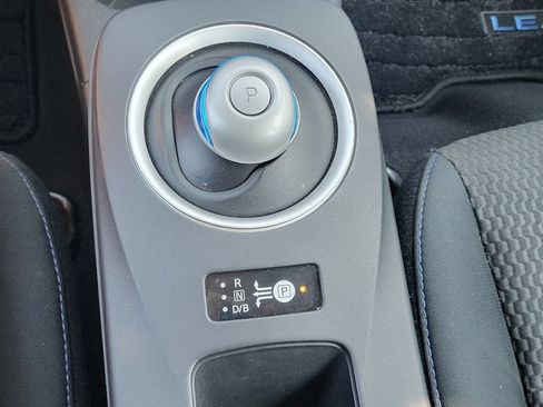 Used 2015 Nissan Leaf S w/ Charge Package FWD image 24