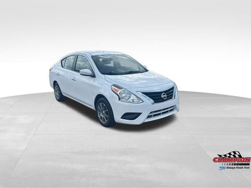 Used 2016 Nissan Versa SV image 8