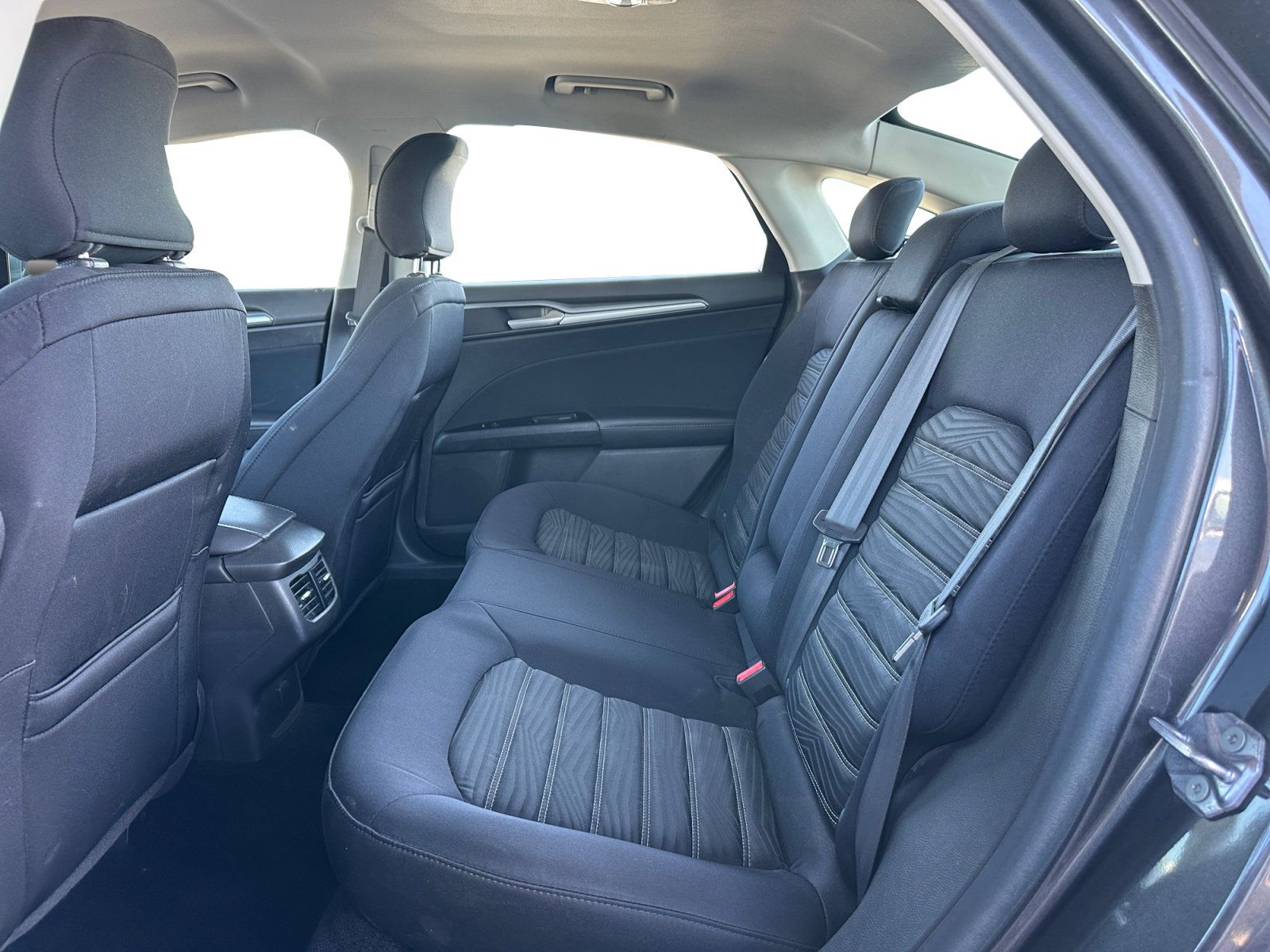 Used 2016 Ford Fusion SE FWD image 13
