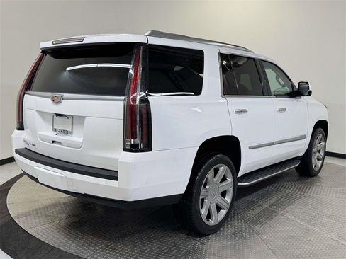 Used 2019 Cadillac Escalade Luxury image 7