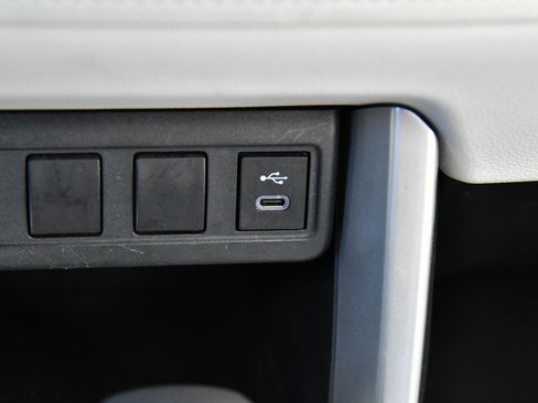 Used 2024 Toyota Corolla Cross L FWD image 24
