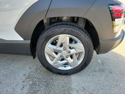 Certified 2026 Hyundai Kona SE FWD image 5
