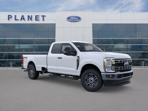 New 2025 Ford F250 XLT w/ FX4 Off-Road Package image 9