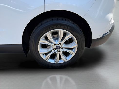 Used 2020 Ford Edge Titanium w/ Equipment Group 301A AWD/4WD image 26
