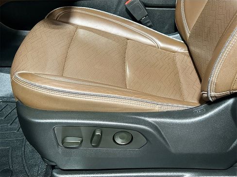 Used 2023 Chevrolet Tahoe High Country image 17