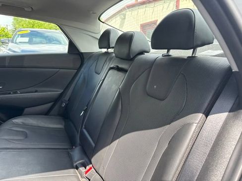 Used 2023 Hyundai Elantra Limited FWD image 13