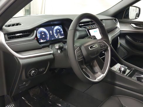 New 2025 Jeep Grand Cherokee L Limited w/ Trailer Tow Package image 17