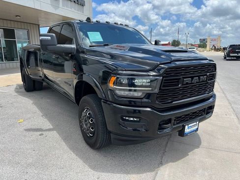 Used 2024 RAM 3500 Limited w/ Night Edition AWD/4WD image 7