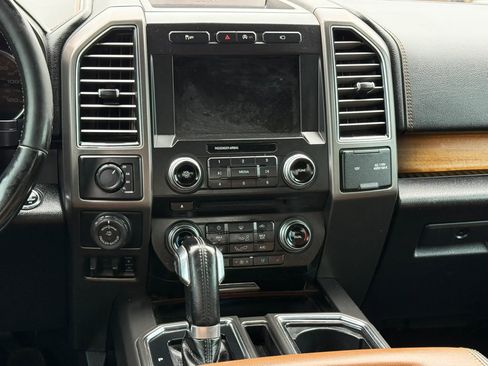 Used 2017 Ford F150 Limited AWD/4WD image 19