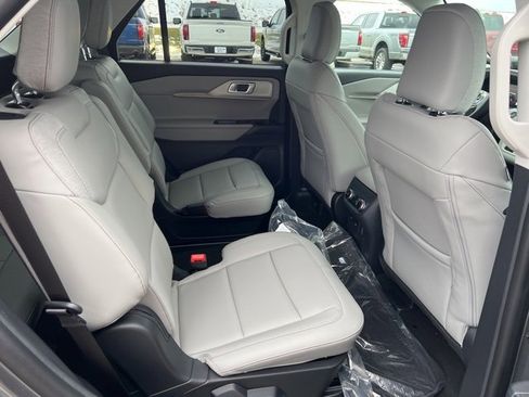 New 2026 Ford Explorer Active image 13