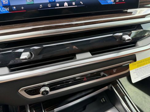 New 2027 BMW X7 M60i AWD/4WD image 34