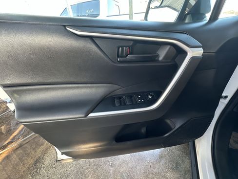 Used 2020 Toyota RAV4 LE image 32