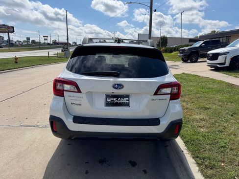 Used 2018 Subaru Outback 2.5i Limited w/ Popular Package #2 image 4